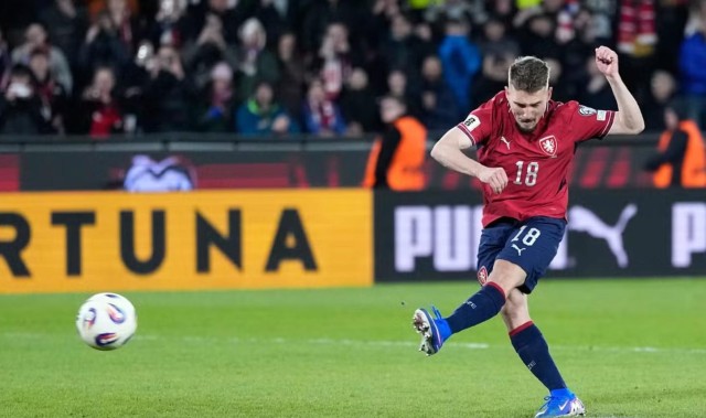 九游会下载-捷克中场：踢丹麦之前我们练了一周点球；绍切克告诉我该怎么踢